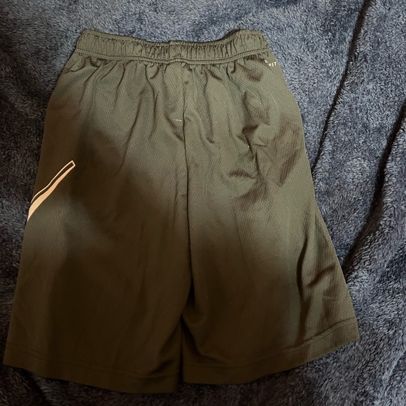 Nike shorts - Picture 2 of 2